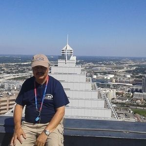 Meet your Posher, Luis